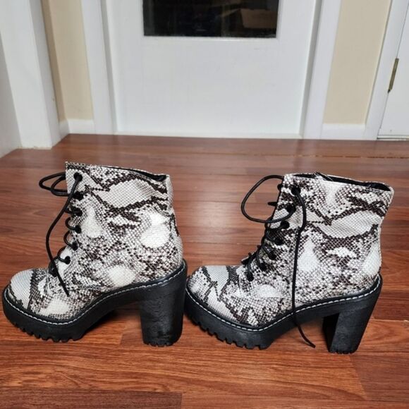 New Madden Girl Archiee Snakeskin Ankle Boot 7 NWOB - Picture 3 of 7